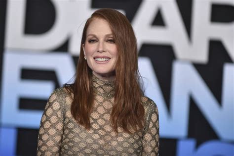 Julianne Moore Nude: Porn Videos & Sex Tapes